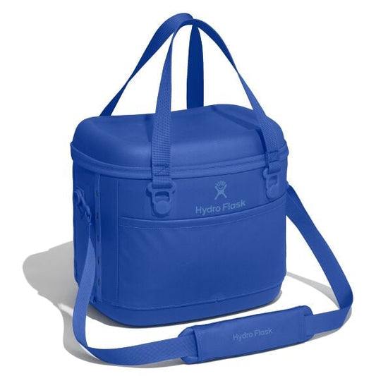 carryouttm-soft-cooler-15-l-c3 12pco382_carryout_cooler_15l_capri_blue_angled_1.jpg