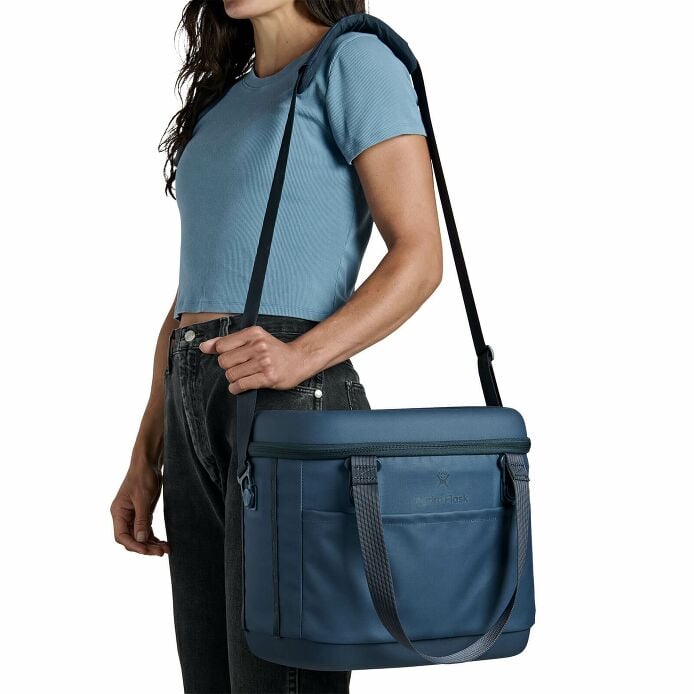 carryouttm-soft-cooler-15-l-c3 250815_hydro_s26_hb_14556_6.jpg