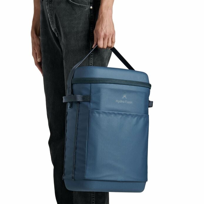 carryouttm-backpack-22-l-j7 250815_hydro_s26_hb_14597_6.jpg