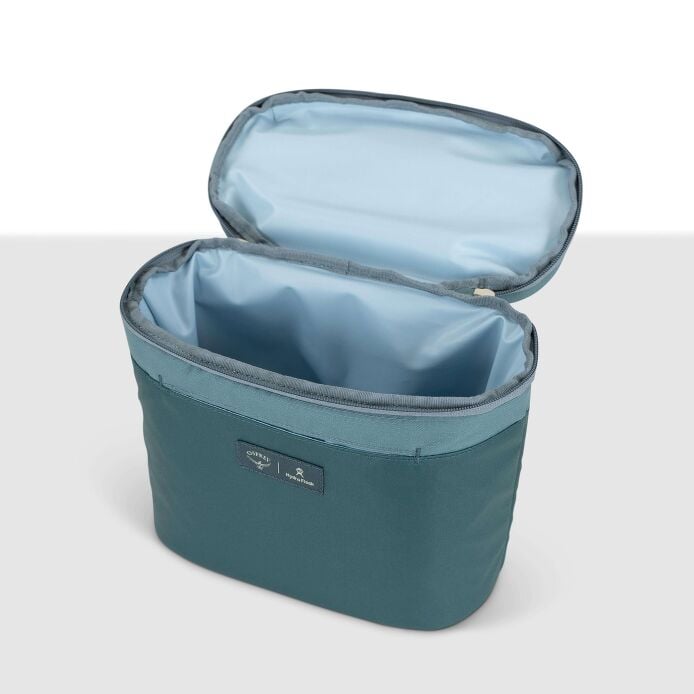 osprey-axis-x-hydro-flask-campus-essentials-bundle-m5 axisxhydroflask_s26_detail2_cascadeblue_10007249_1.jpg