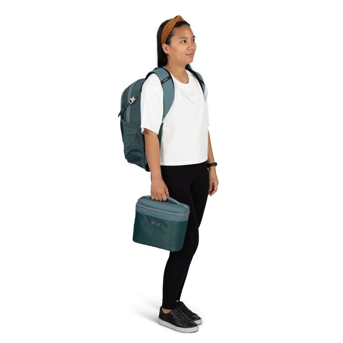 osprey-axis-x-hydro-flask-campus-essentials-bundle-m5 axisxhydroflask_s26_onbody1_cascadeblue_10007249_2.jpg