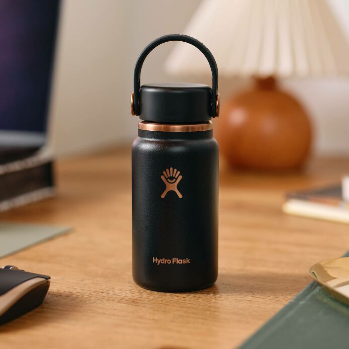 arc-collection-micro-hydro-200-ml-l3 black_-_lifestyle_1.jpeg