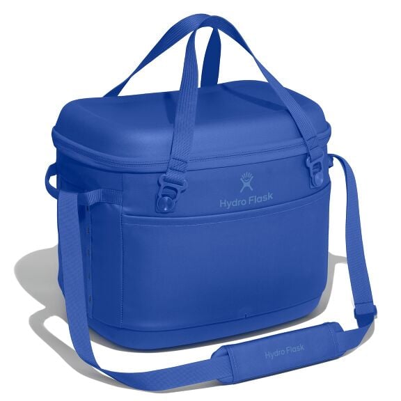 carryouttm-soft-cooler-30-l-m0 cpco382_carryout_cooler_30l_capri_blue_angled_1.jpg