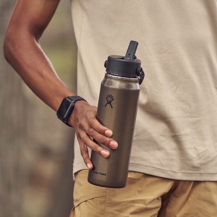 32-oz-lightweight-flex-straw-bottle-b4 hf_s26_lightweight_mcinnis_6345_2_3.jpg