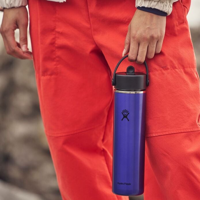 24-oz-lightweight-flex-straw-bottle-v6 hf_s26_lightweight_mcinnis_7443_3.jpg