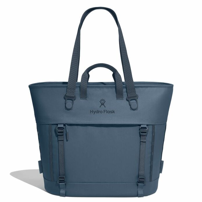 carryouttm-soft-cooler-tote-30-l-t3 maxiit384-carryout-tote-30l-harbor-blue-straight.jpg